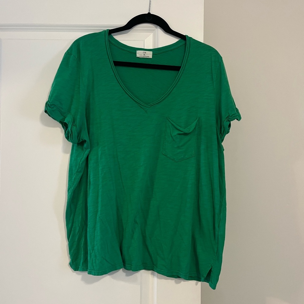 T.La Kelly Green V-Neck Short Sleeve Tee